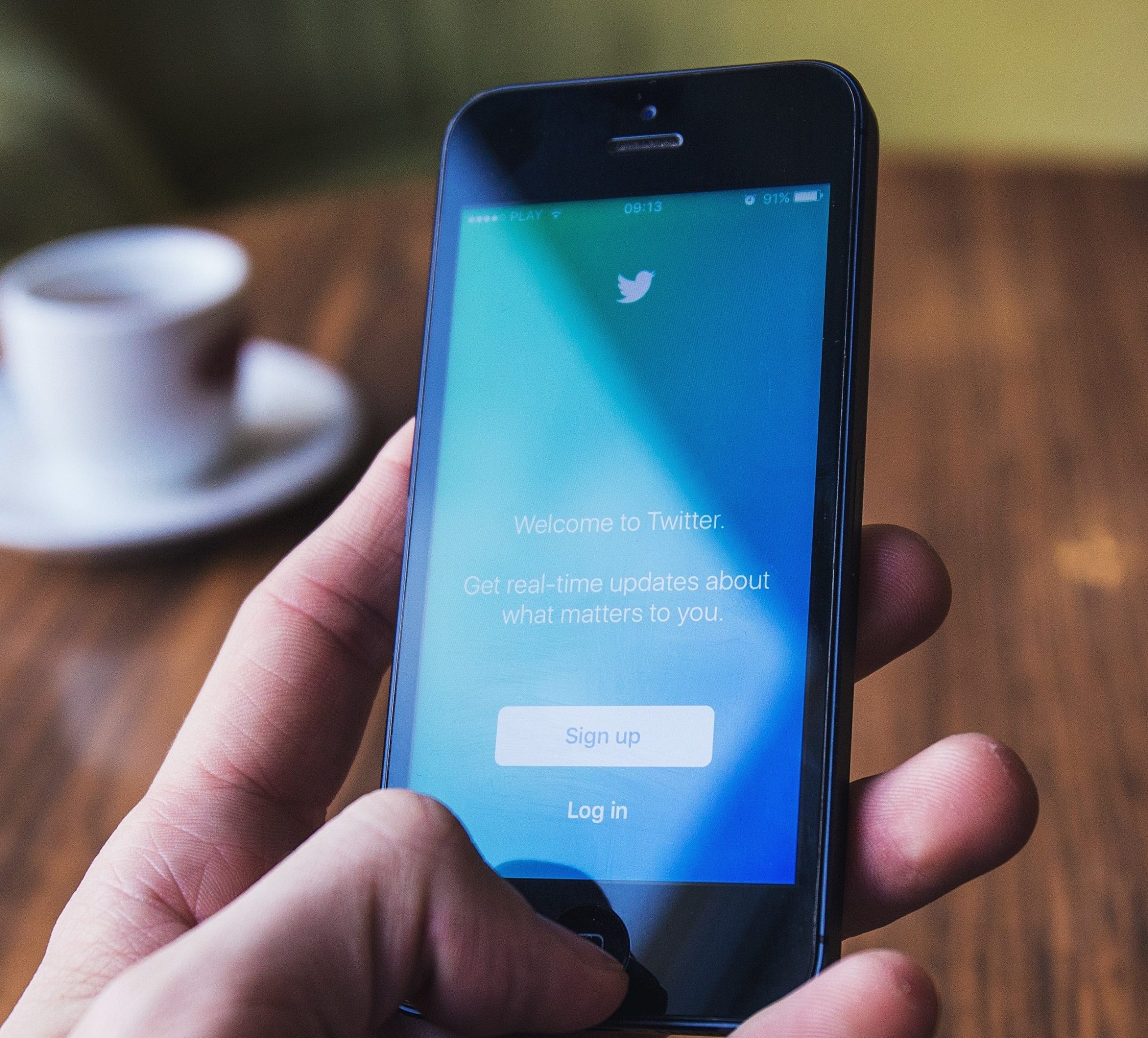 Storytelling on Twitter: 5 Ways to Craft a Compelling Tweet