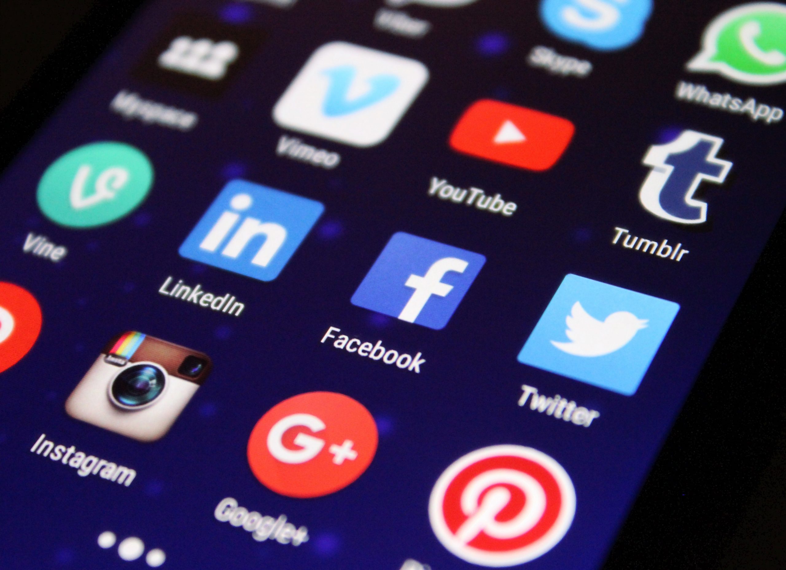 How Popular Social Media Platforms Can Build Your Start-Up Business